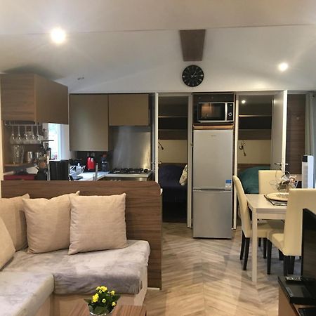 Mobilhome Familial 6 A 7 P 3 Chambres 42 M2 Saint Brevin Les Pierres Couchees Eksteriør billede
