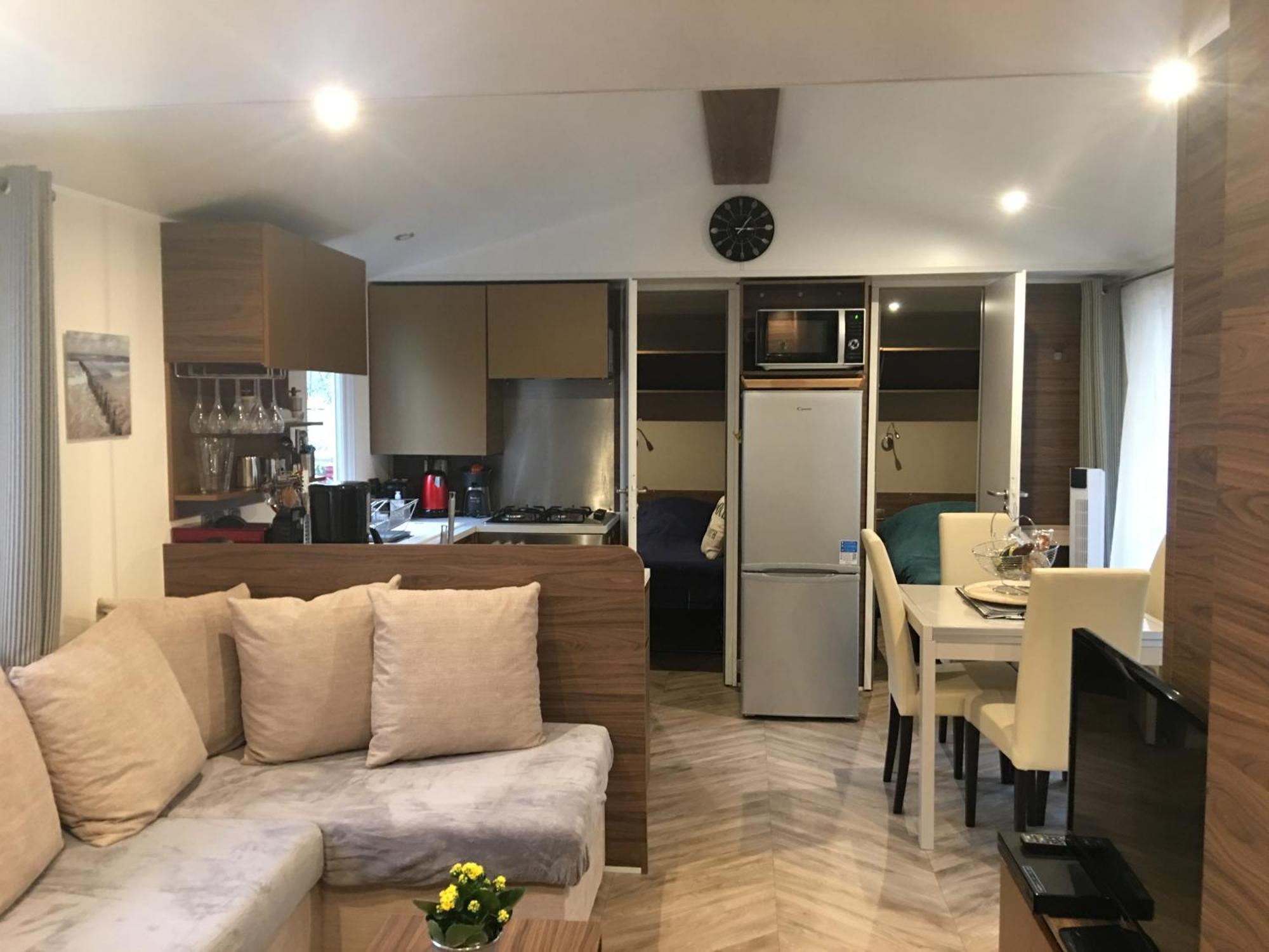 Mobilhome Familial 6 A 7 P 3 Chambres 42 M2 Saint Brevin Les Pierres Couchees Eksteriør billede