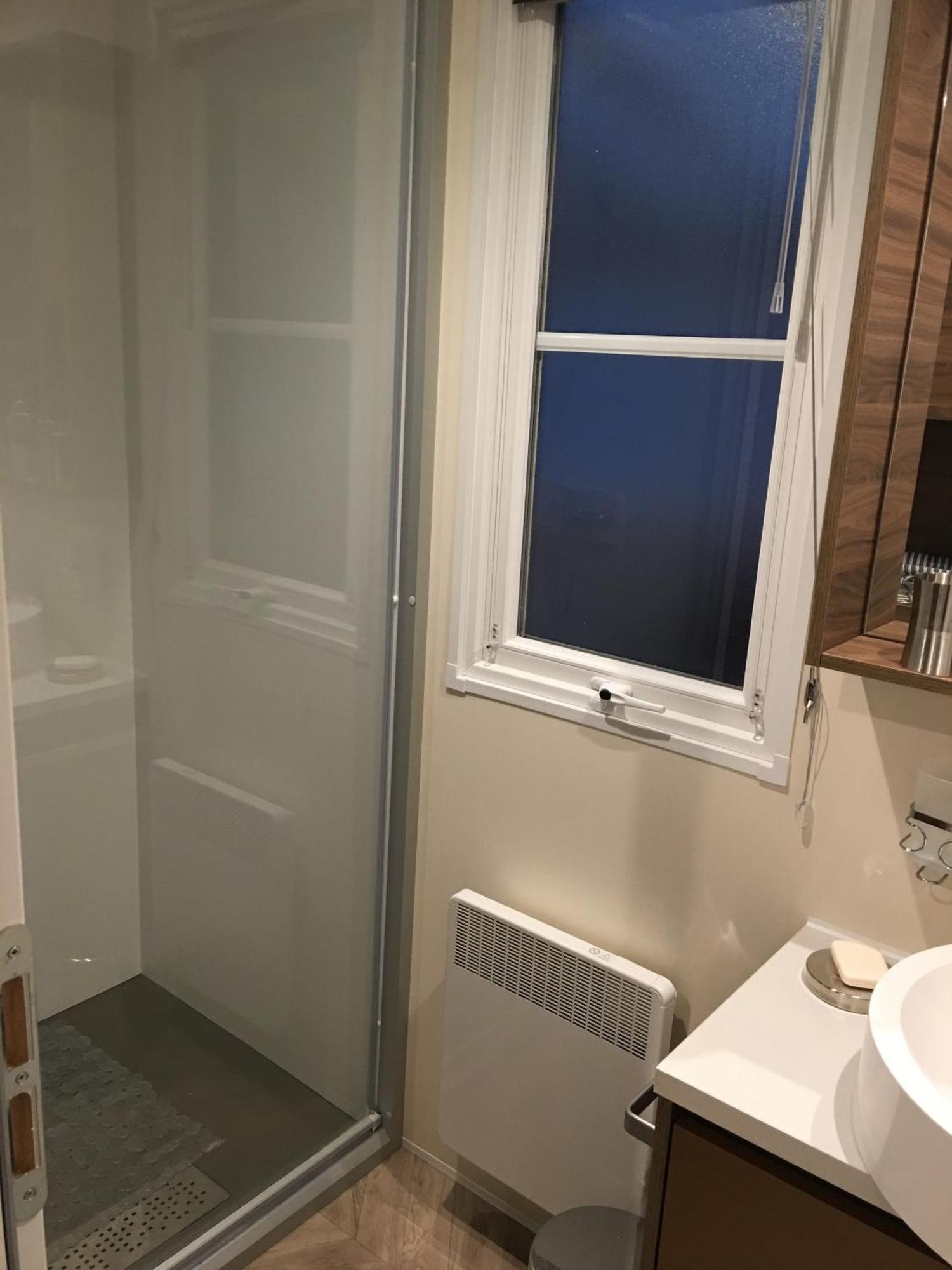 Mobilhome Familial 6 A 7 P 3 Chambres 42 M2 Saint Brevin Les Pierres Couchees Eksteriør billede
