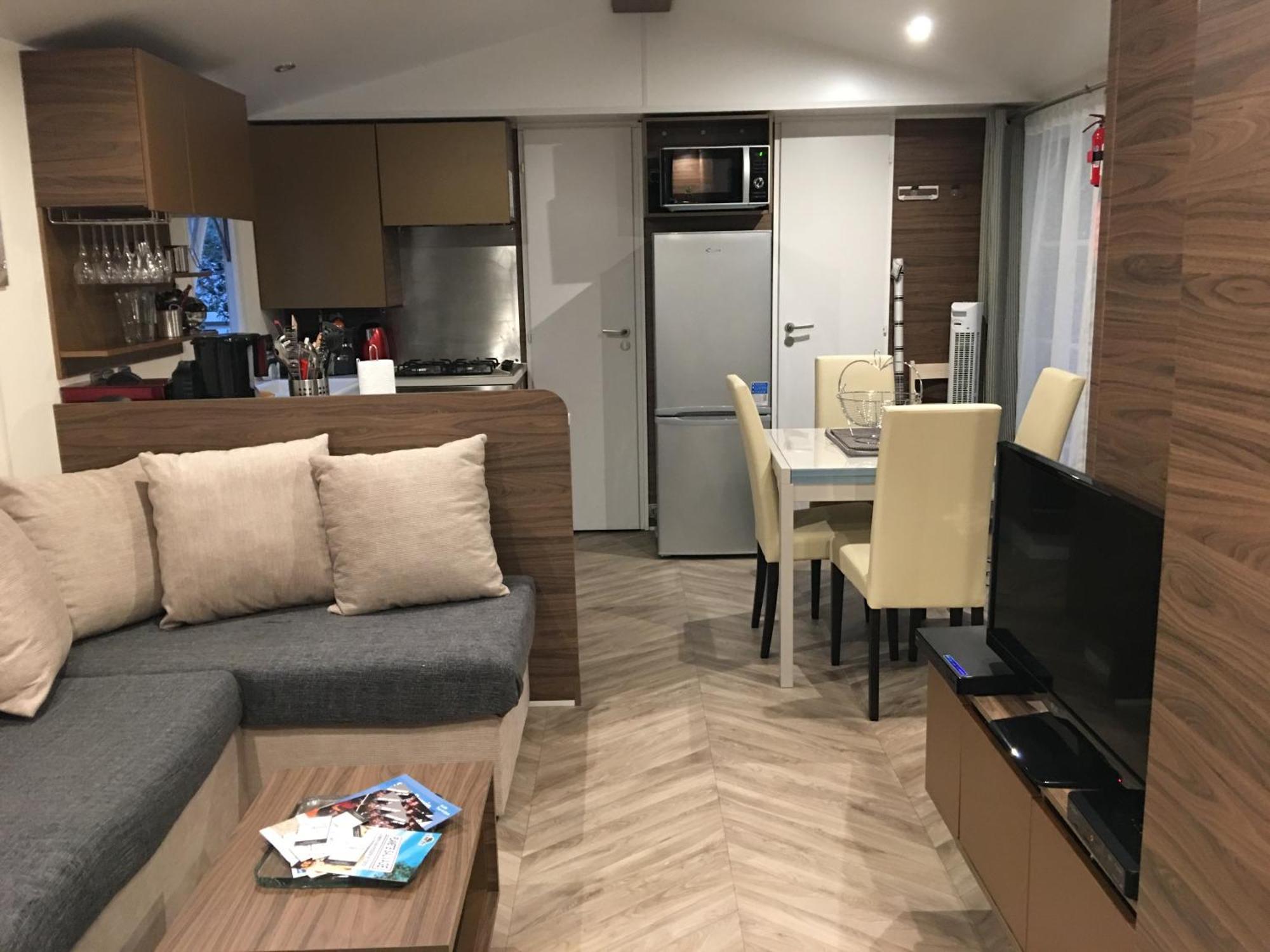 Mobilhome Familial 6 A 7 P 3 Chambres 42 M2 Saint Brevin Les Pierres Couchees Eksteriør billede